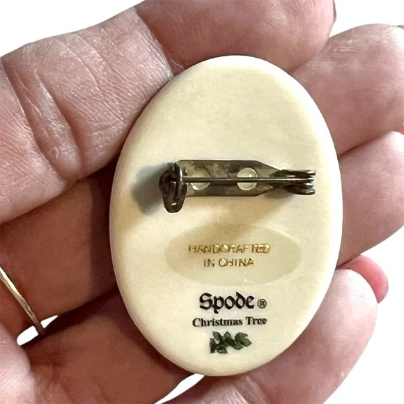 Two Spode Christmas Brooches Tree Brooch Wreath Brooch Lot Bundle - Picture 4 of 7